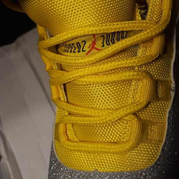 Nike Air Jordan 11 Retro Yellow Metallic Silver Br - Picture 5 of 9